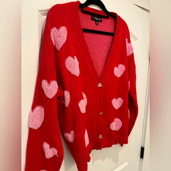 NWOT VALENTINES DAY RED & PINK KNIT CARDIGAN FEAT GLITTER HEART BUTTON DETAILS - Picture 4 of 11